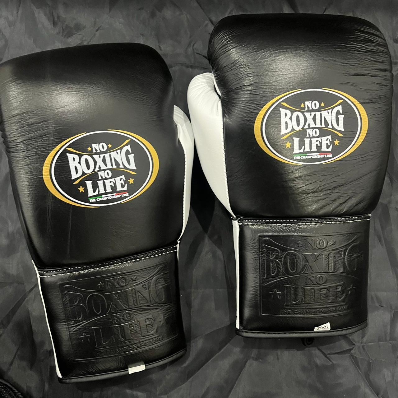 No Boxing No Life Complete Boxing Set – Gloves, Head Guard & Body Protector | Black & White