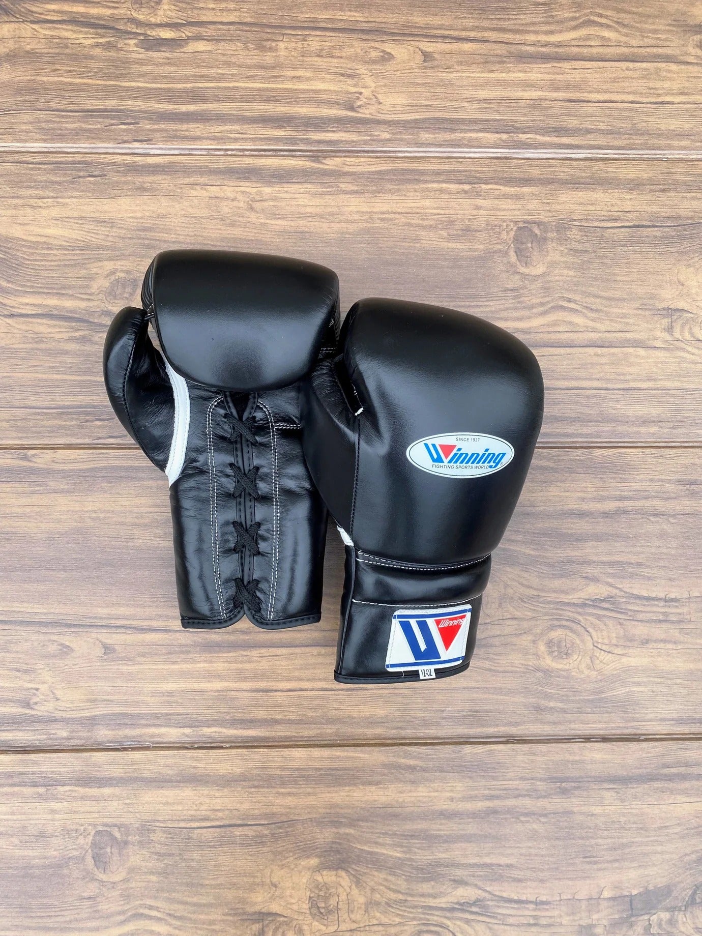 Winning Black Boxing Set – Premium Boxing Gloves, Headgear & Training Equipment