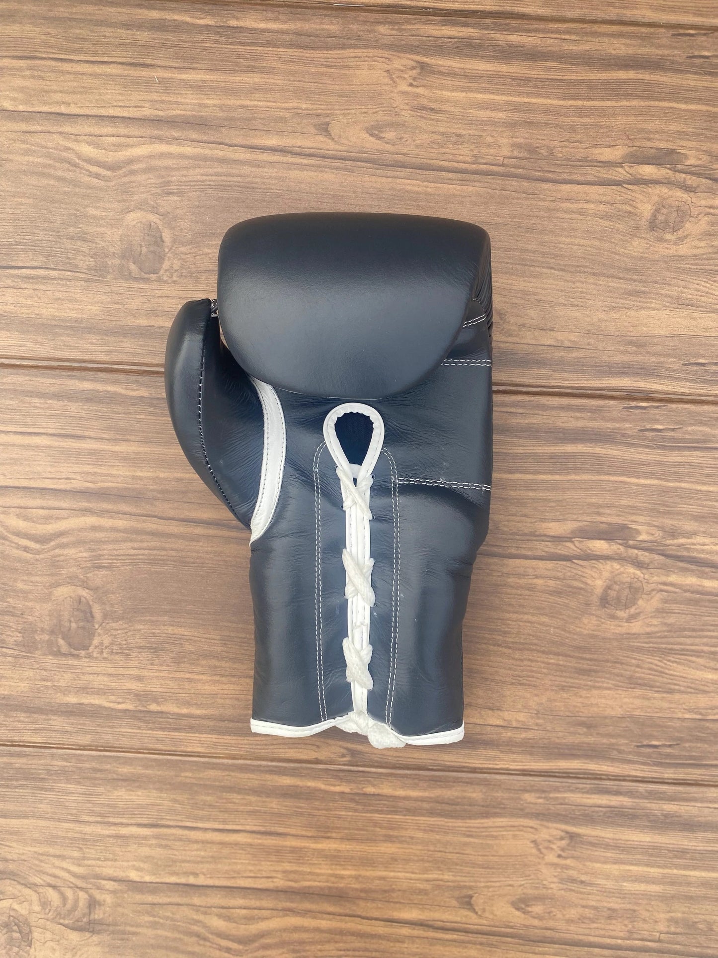 Custom Winning Boxing Set – Premium Personalized Boxing Gloves, Headgear & Training Equipment (Copy)